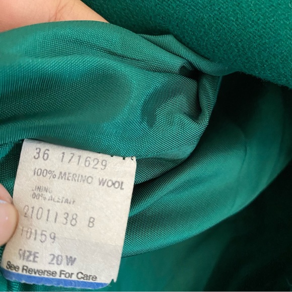 2 piece set Women's Blazer and Pants - Picture 13 of 16